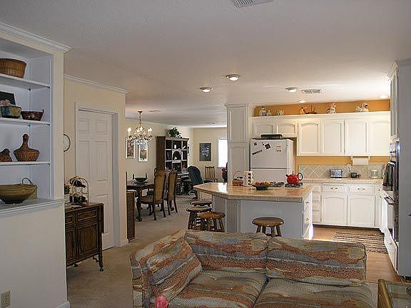 3rd image of 10113 Daisy King Dr