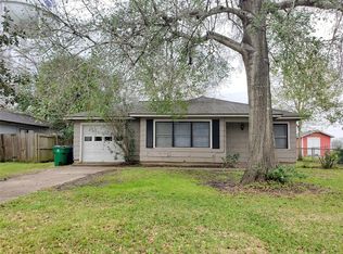 1021 Nottingham Dr, Angleton, TX 77515