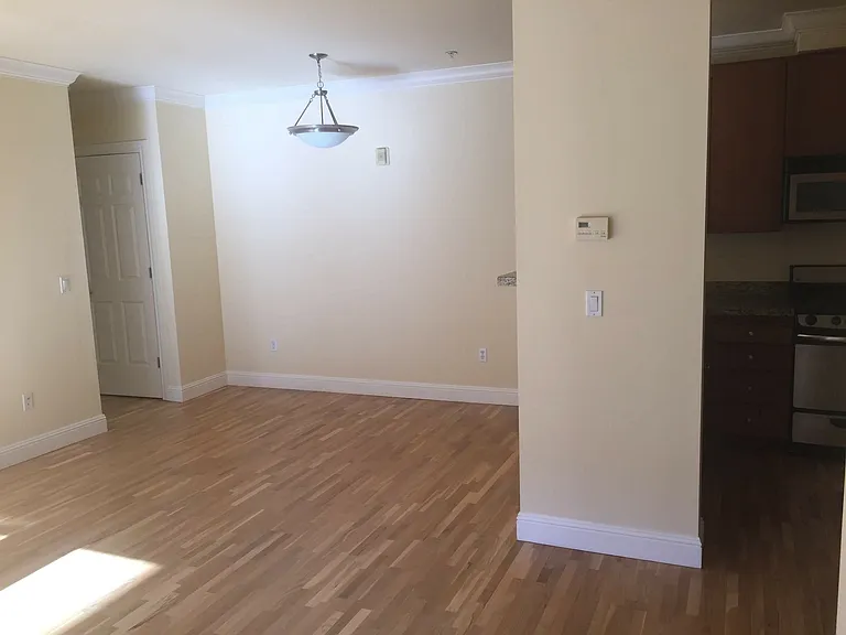 1702 Washington St #104 — Photo 8