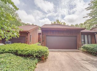 12 Persimmon Rdg, Belleville, IL 62223