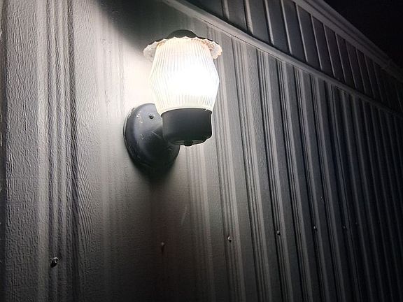 4th image of 23765 Lawrence Ave #D-1
