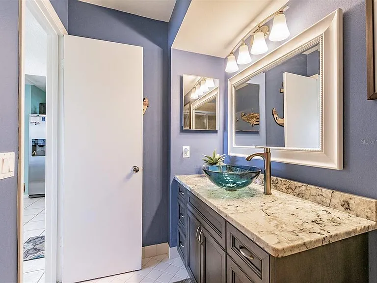 5901 Bahia Del Mar Cir #422 — Photo 17
