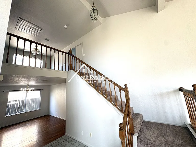 5621 Summit Dr — Photo 16