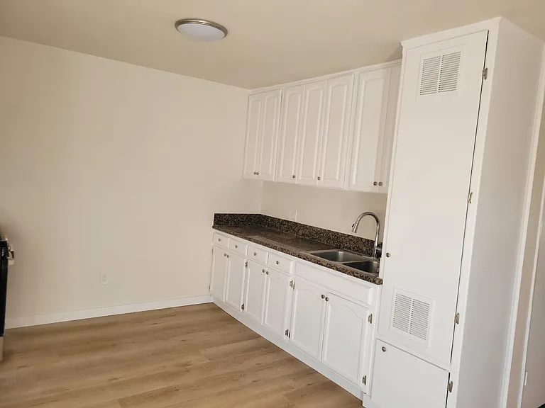 6101 Makee Ave #B — Photo 5