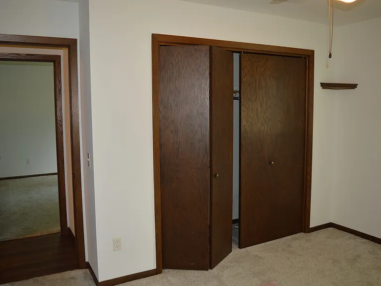 1870 Sand Ridge Ct — Photo 8