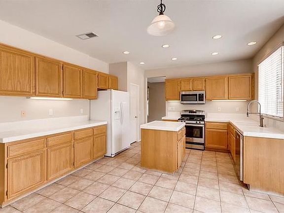 4th image of 32904 Cinon Dr