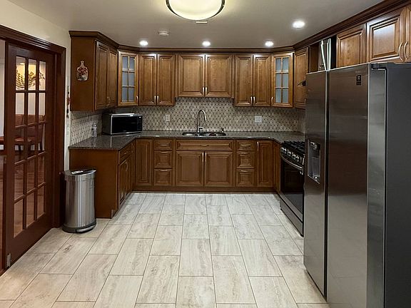 4th image of 598 Belmont Ave APT F104