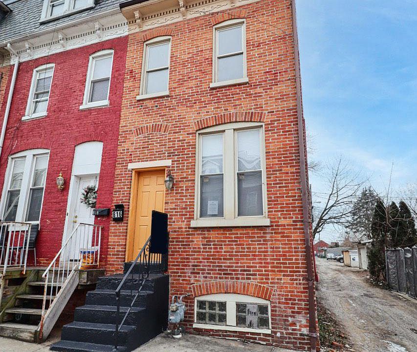 1st image of 816 S Beaver St