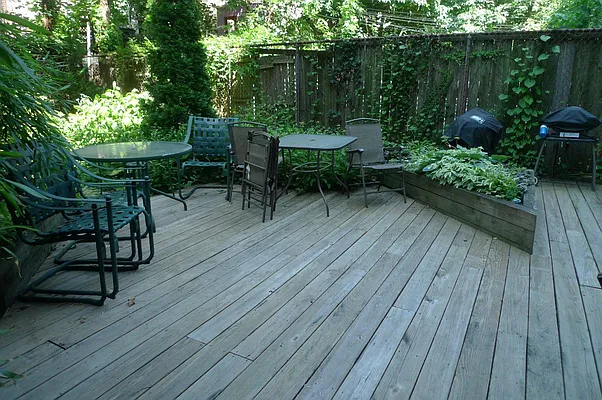 Rented by Level Group | media 9