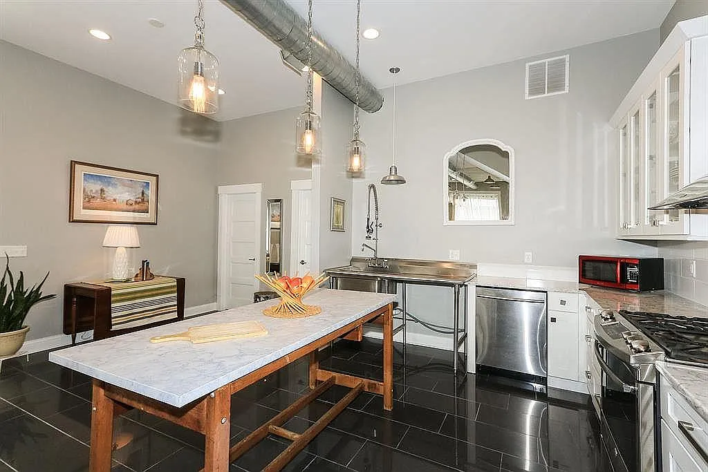 2 bed, 2.5 bath, 1750 sqft, $2,790 — Photo 2