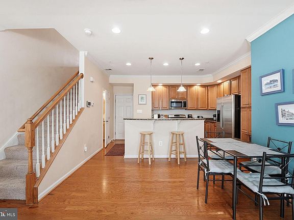 5th image of 2623 Eastbourne Dr #285