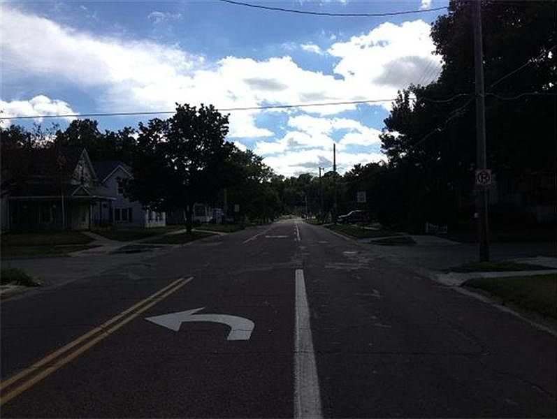 2nd image of 1616 SE 1st St