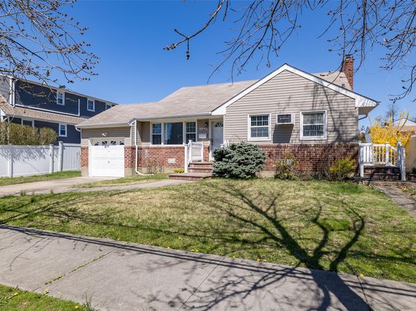 3783 Harbor Boulevard, Seaford, NY 11783