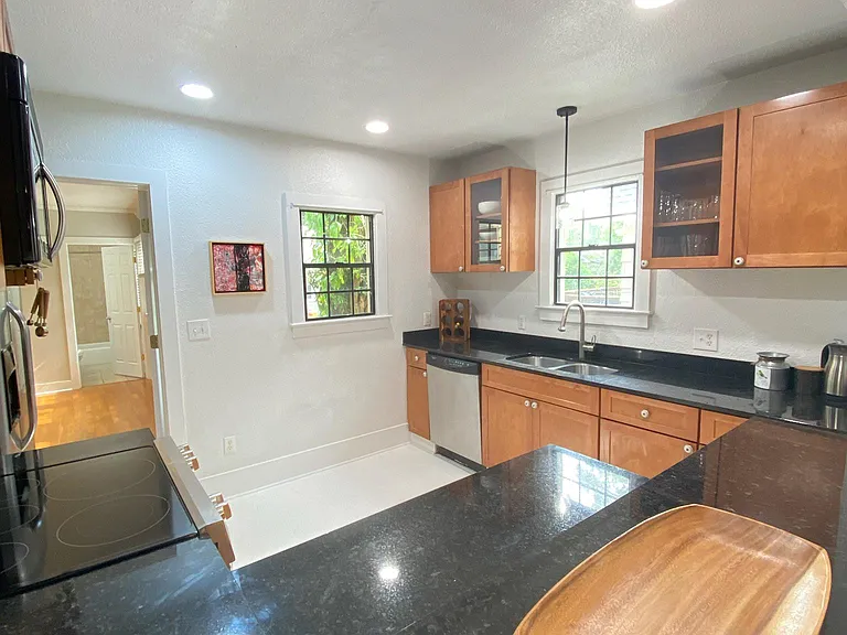 1523 E Avery St — Photo 12