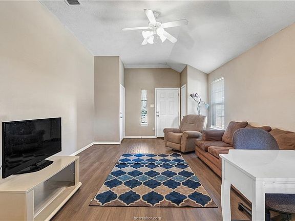 4th image of 912 Trellis Gate Ct
