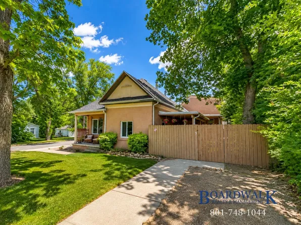 2527 E Valley View Ave, Holladay, UT