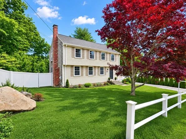 15 Calvin Rd, North Attleboro, MA 02760