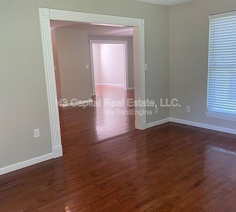 5th image of 2852 Fairway Dr