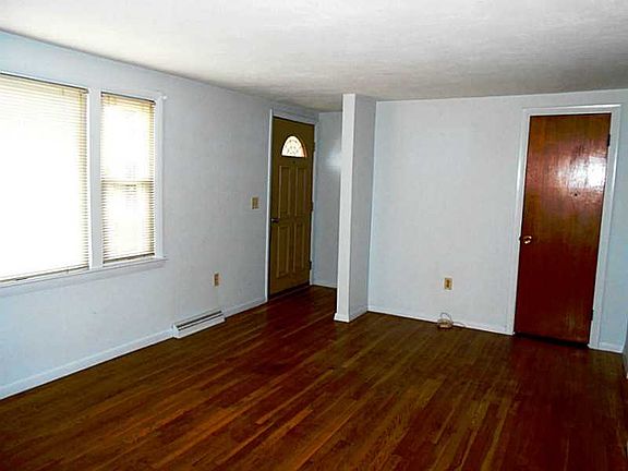3rd image of 194 Vincent Ave