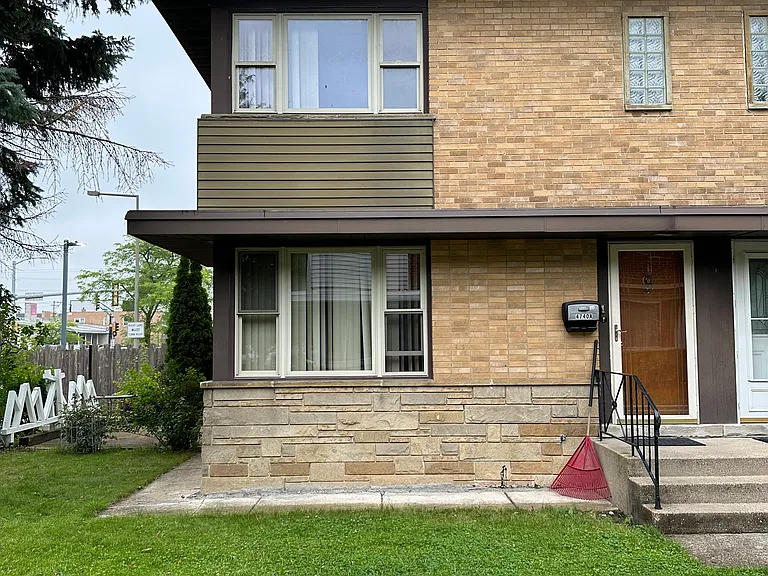 4740 Main St #A — Photo 1