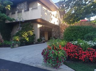 2 Chamonix Dr UNIT 416, Vernon, NJ 07462