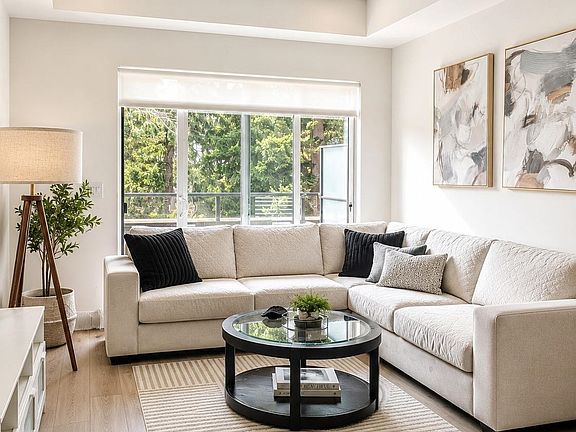 5th image of 2635 King George Blvd #440