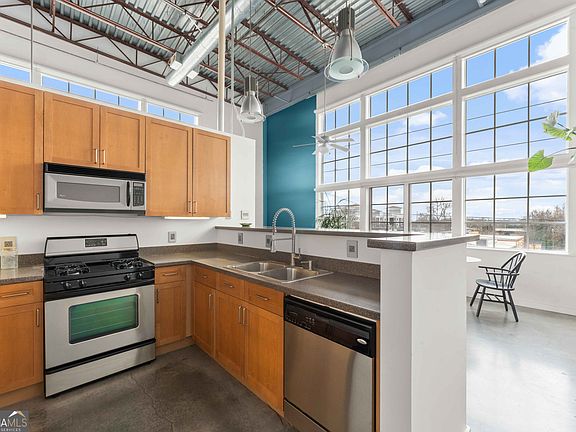 5th image of 572 Edgewood Ave SE Unit 314