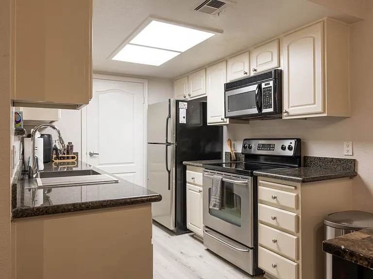 Alta Carmel Ct — Photo 13