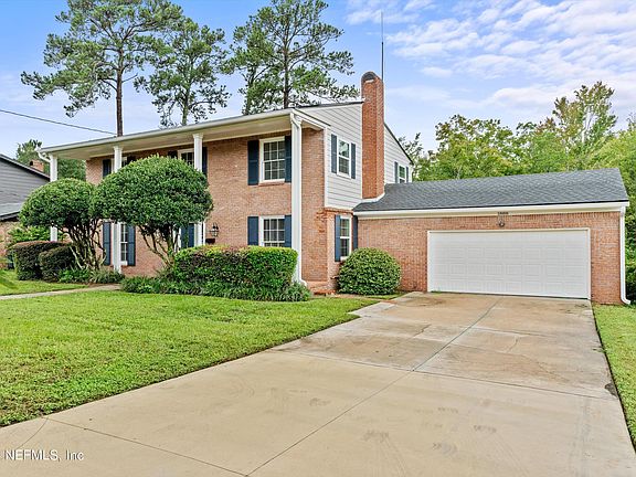 2nd image of 1888 WOODLEIGH Drive W
