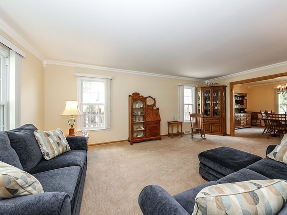 3rd image of 818 Prince Charles Ln