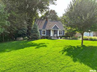 1800 46th St, Moline, IL 61265