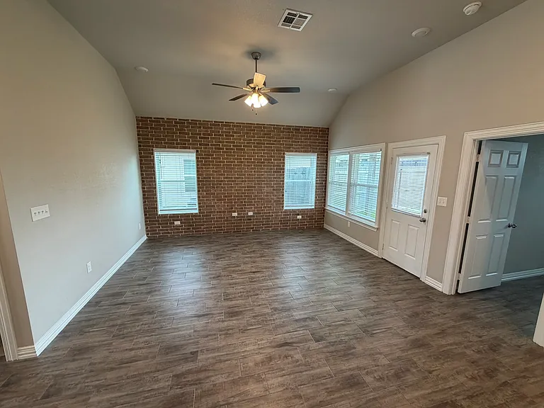 3514 Fenway Cir — Photo 11