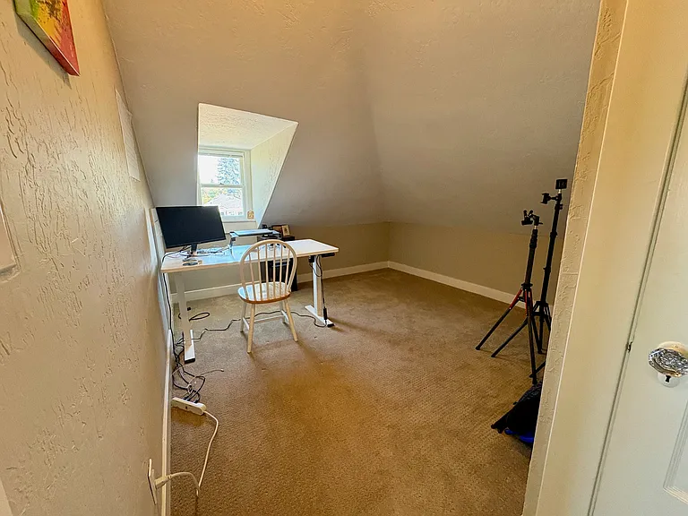 Bedroom and/or office with large closet. 2nd Floor