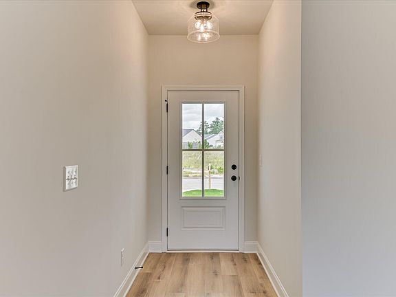 5th image of 864 Brewer Dr
