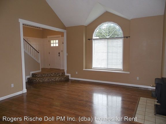 4th image of 701 SW Barrington Dr