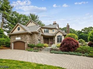 8 Easley Ter, Morristown, NJ 07960