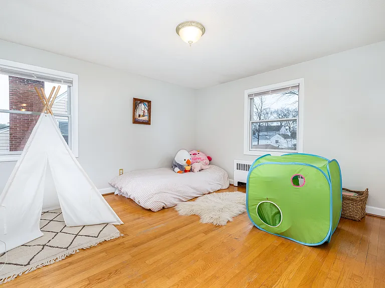 31 Stoddard Ave — Photo 16