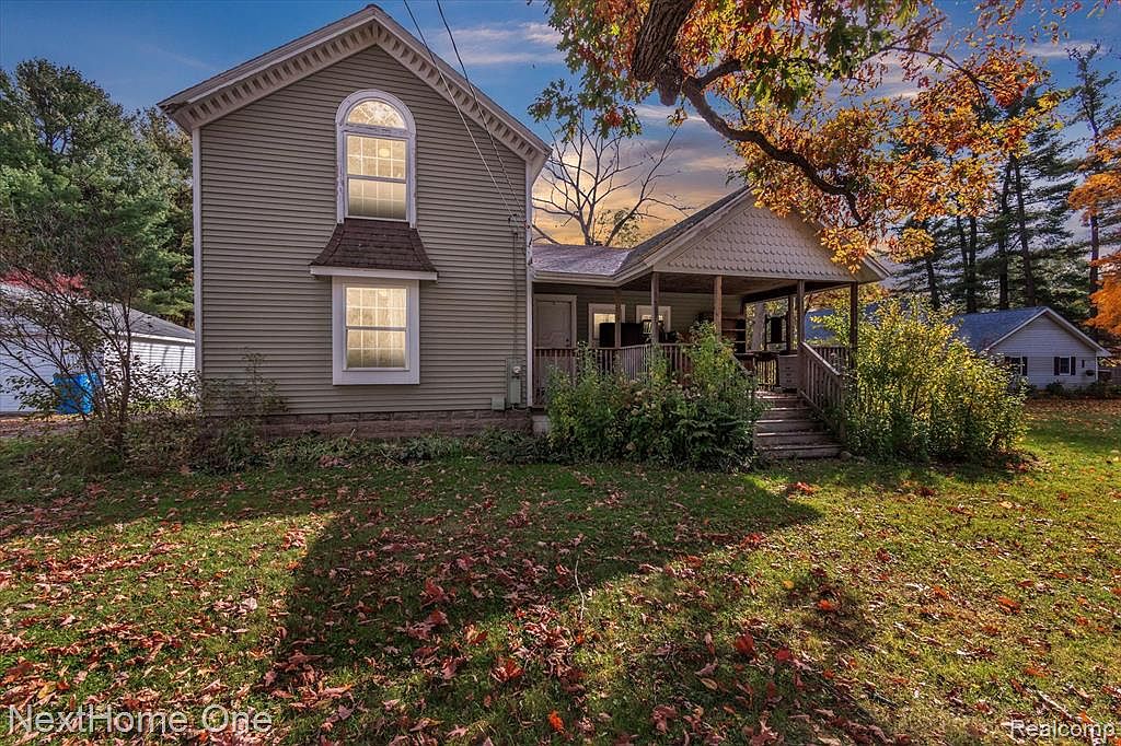 329 Main St, Gregory, MI 48137 Zillow