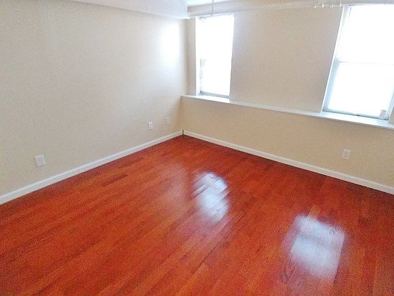 5th image of 25-52 22nd St #1D