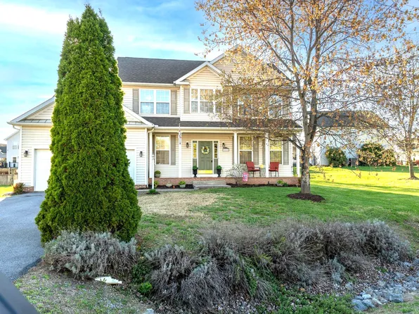 101 Wren St N, Martinsburg, WV 25405