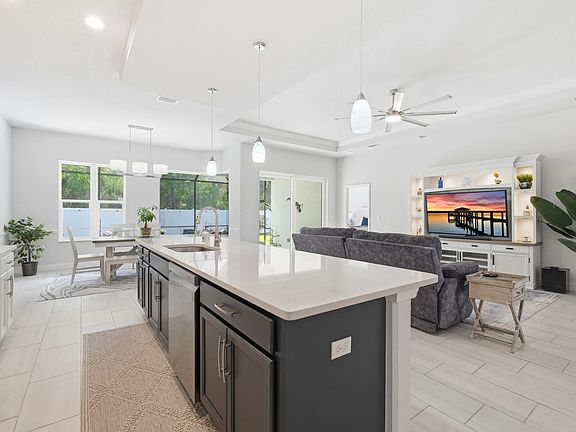 4th image of 24 Spring St