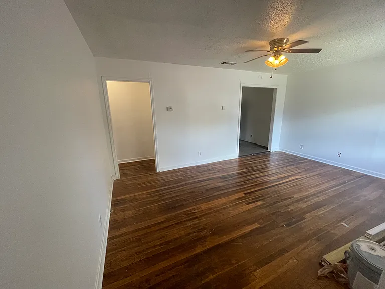 804 Northside Dr — Photo 3
