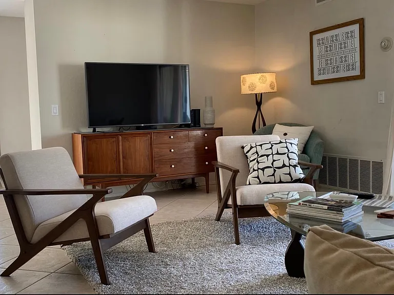 433 N Hermosa Dr — Photo 6