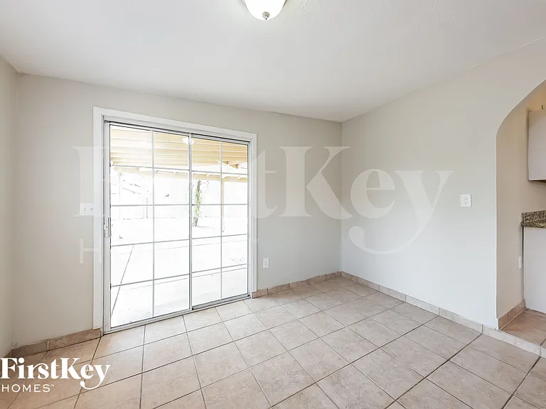 4745 W Morrow Dr — Photo 5