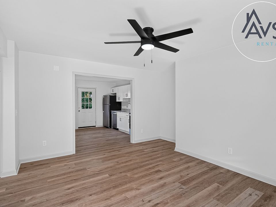 1st image of 920 Jackson St