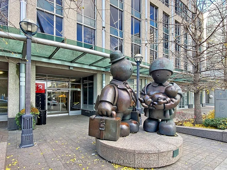 18 Yonge St #2904 — Photo 34
