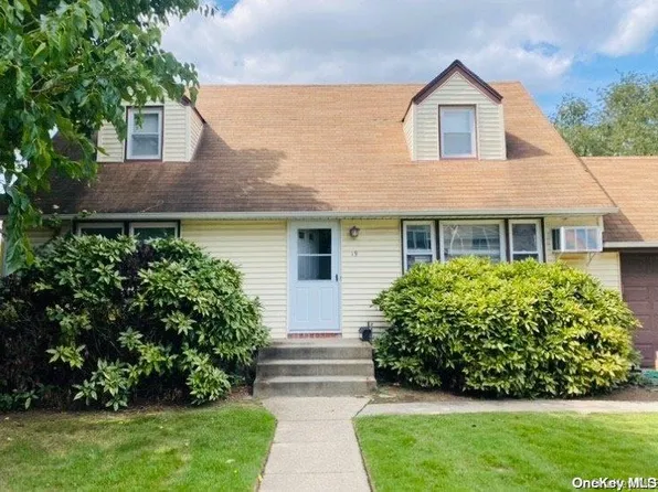 19 Anderson Street, Bethpage, NY 11714