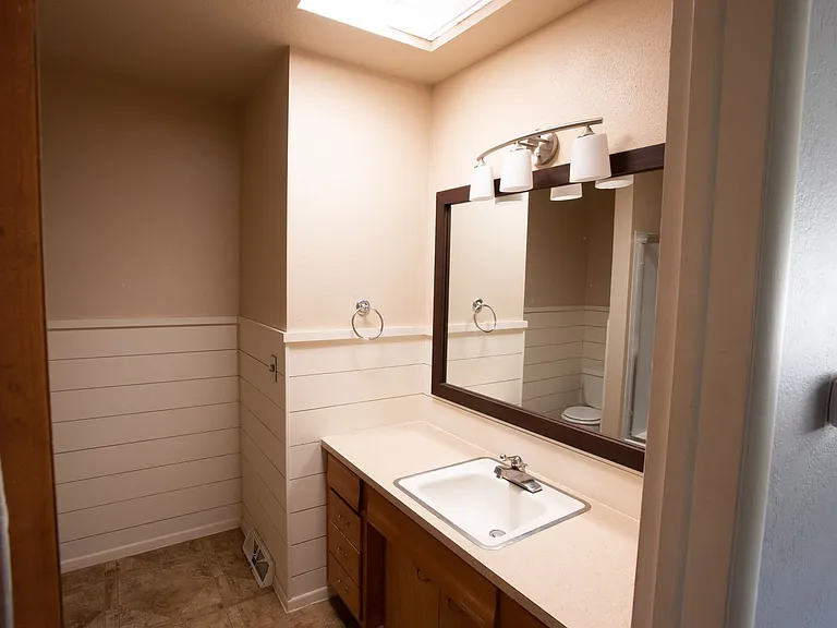1060 Briarwood Rd — Photo 14