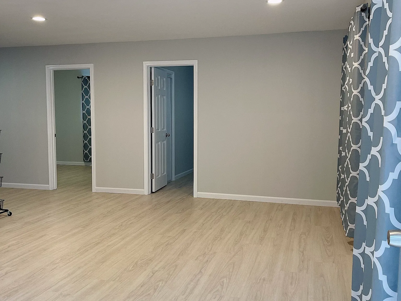 2 bed, 800 sqft, $2,300 — Photo 2
