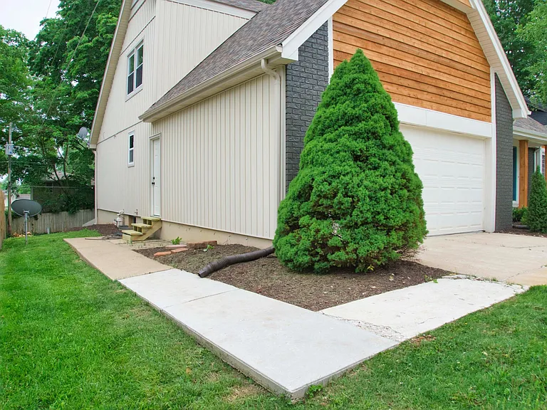 432 E Grayrock Dr — Photo 4